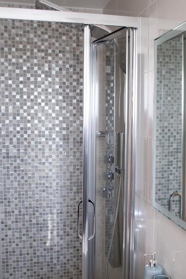 Exclusive Ensuite Double Room Londra Esterno foto